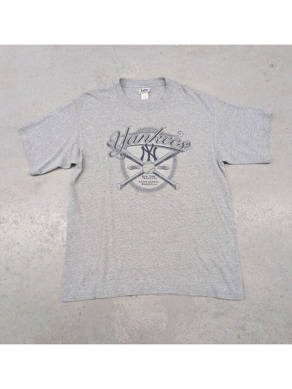 Vintage Y2K New York Yankees MLB Lee Sport T-shirt